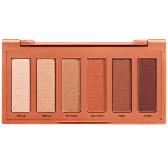 Brand new Urban Decay Petite Heat Palette - Picture 3 of 7